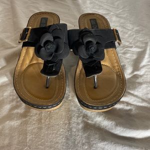 Flora Good Choice Sandal 🍁🍁